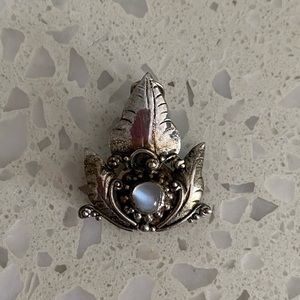 Silver & moonstone pendant
